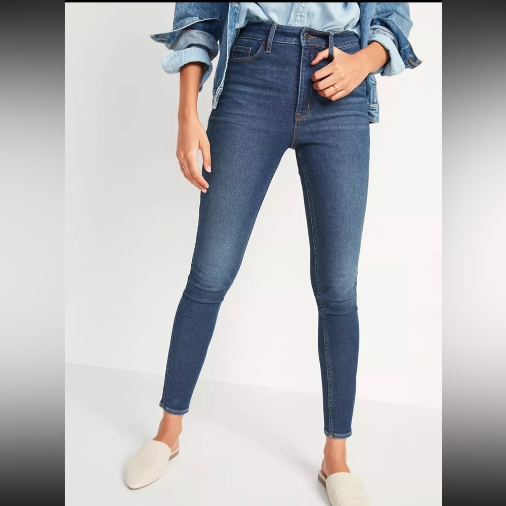 OLD NAVY // SZ 8 tall // extra high wasited super skinny jeans // retail $45
